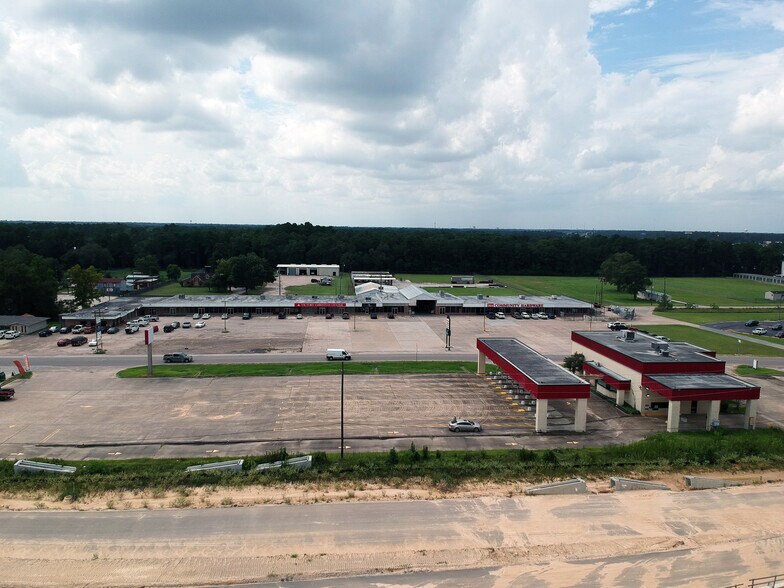 22480-22606 Community Dr, New Caney, TX à louer - Photo de l’immeuble – Image 2 sur 8