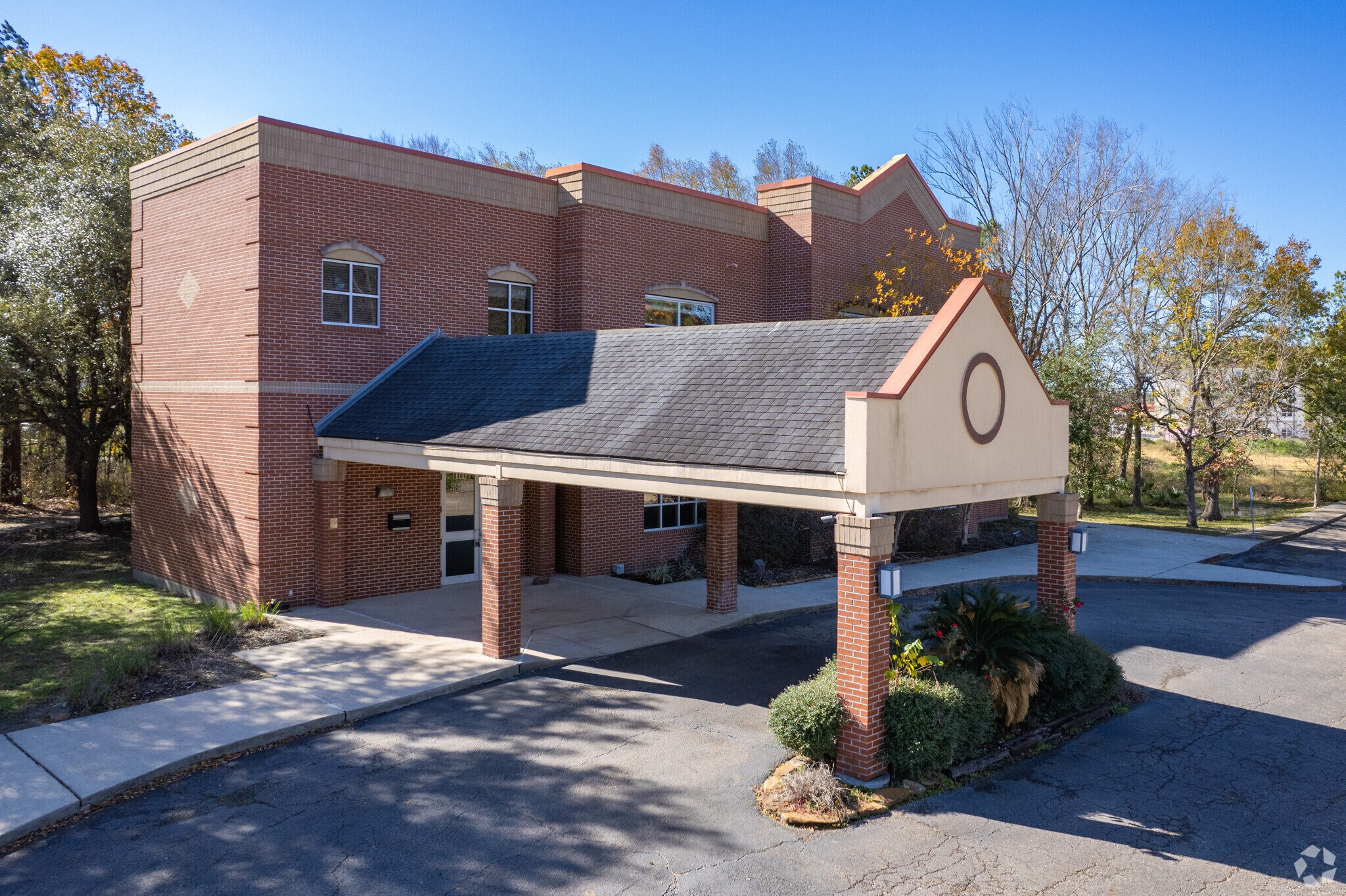 2101 S Loop 336 W, Conroe, TX à vendre Photo de l’immeuble– Image 1 sur 25
