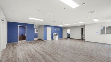 7903 Webbles Dr, San Antonio, TX à louer Photo de l’immeuble– Image 1 sur 13
