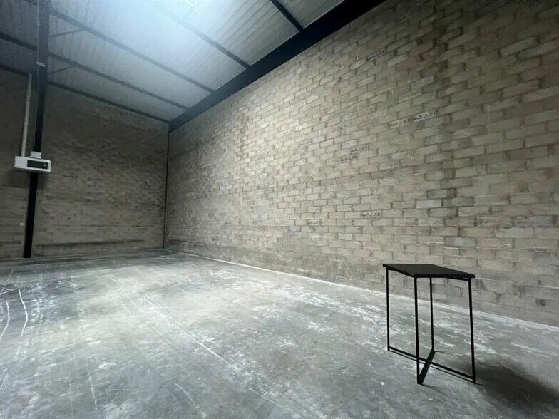 Local d'activités dans Serris à vendre - Photo de l’immeuble – Image 3 sur 11