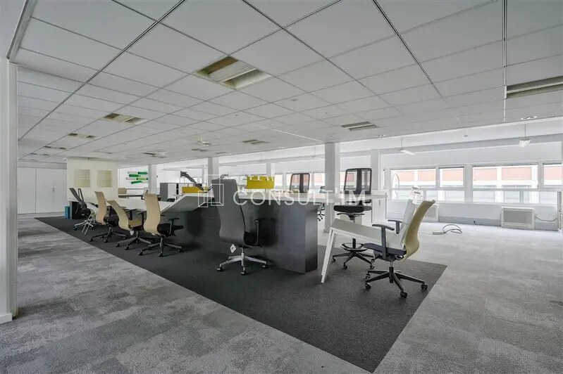 Bureau dans Saint-Cloud à vendre - Photo intérieure – Image 2 sur 8