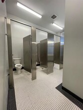 2101 Woolworth Ave, Omaha, NE à louer Photo de l’immeuble– Image 2 sur 7