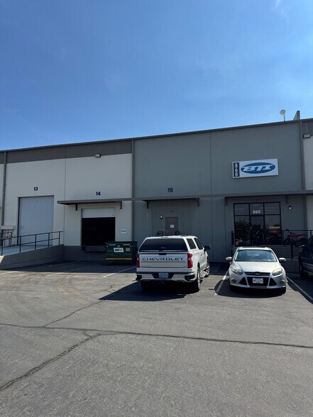 860 Bergin Way, Sparks, NV à louer - Photo de l’immeuble – Image 3 sur 15
