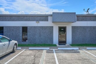 1300 S Frazier St, Conroe, TX à louer Photo intérieure– Image 2 sur 21