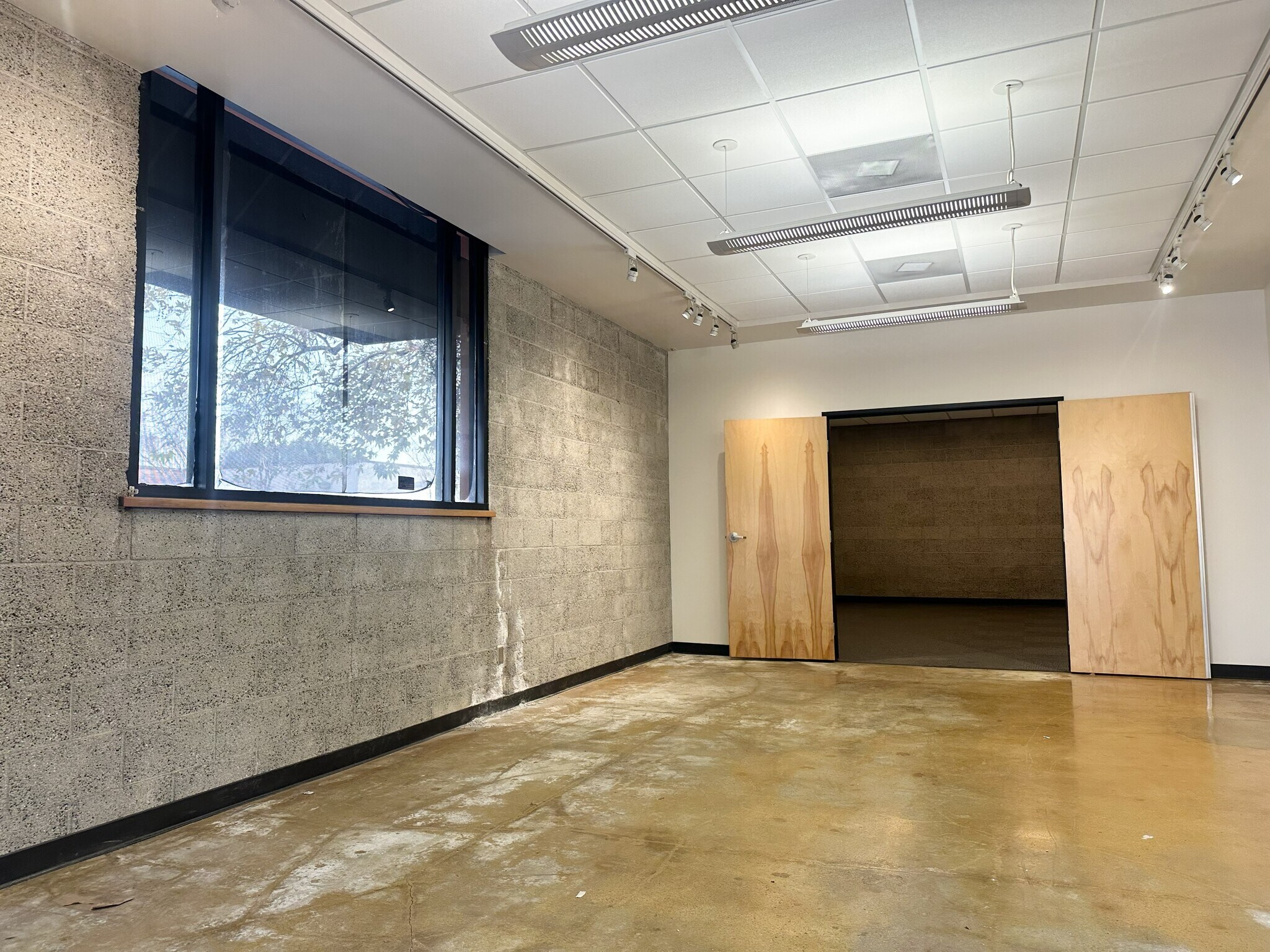 120 N Maclay Ave, San Fernando, CA à louer Photo principale– Image 1 sur 7