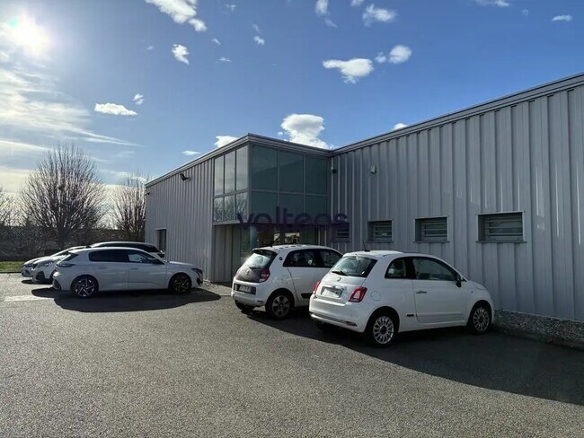 Plus de détails pour 5 Chemin De Vignalis, Flourens - Bureau, Local d'activités à louer