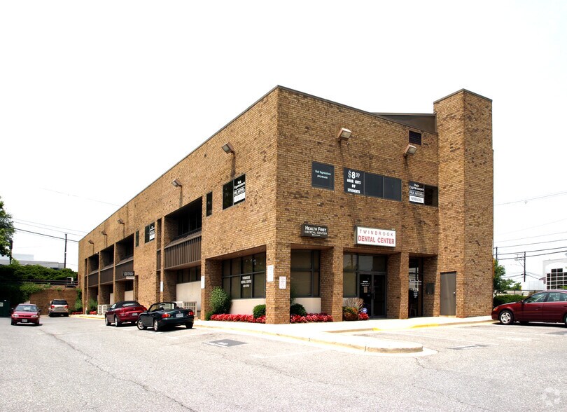 12450 Parklawn Dr, Rockville, MD à vendre - Photo de l’immeuble – Image 3 sur 8
