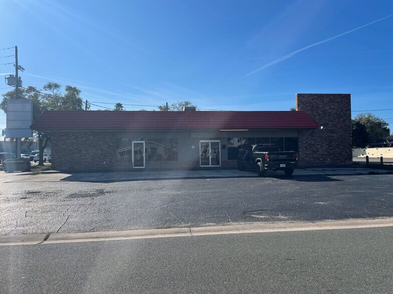 1602 31st Ave N, Saint Petersburg, FL à louer - Photo de l’immeuble – Image 2 sur 6