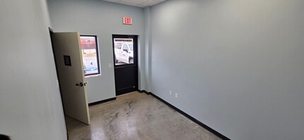 5818 S 107th East Ave, Tulsa, OK à louer Photo intérieure– Image 1 sur 5