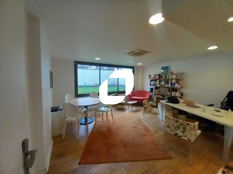 Bureau dans Montrouge à vendre - Photo de l’immeuble – Image 3 sur 9