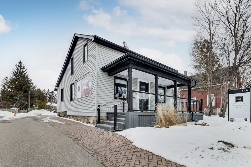 578 Kingston Rd W, Ajax, ON à vendre - Photo de l’immeuble – Image 1 sur 53