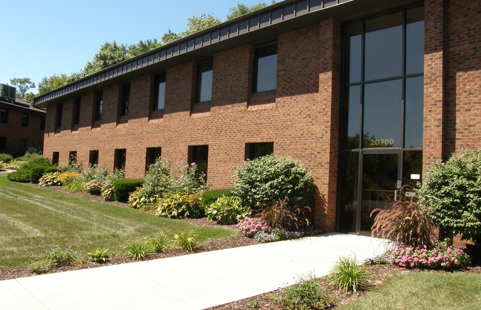 20700 Watertown Rd, Waukesha, WI à louer Photo principale– Image 1 sur 53