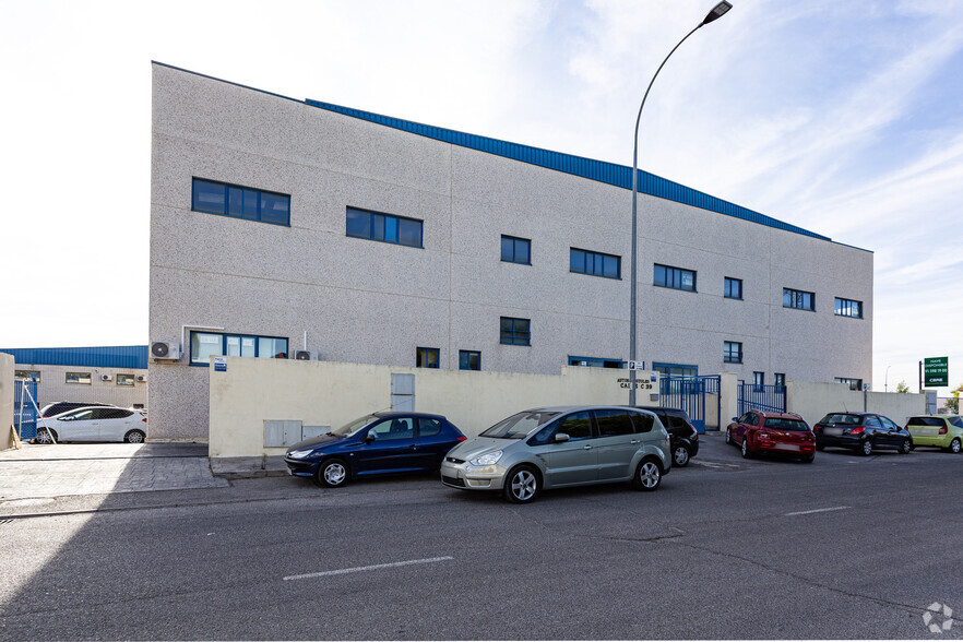 Industriel/Logistique dans Móstoles, Madrid à vendre - Photo de l’immeuble – Image 3 sur 8