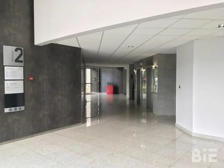 21 Avenue De Canteranne, Pessac à louer - Hall d’entrée – Image 2 sur 16
