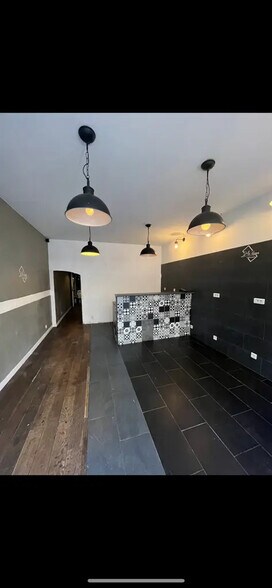 Local commercial dans Levallois-Perret à louer - Photo de l’immeuble – Image 1 sur 7