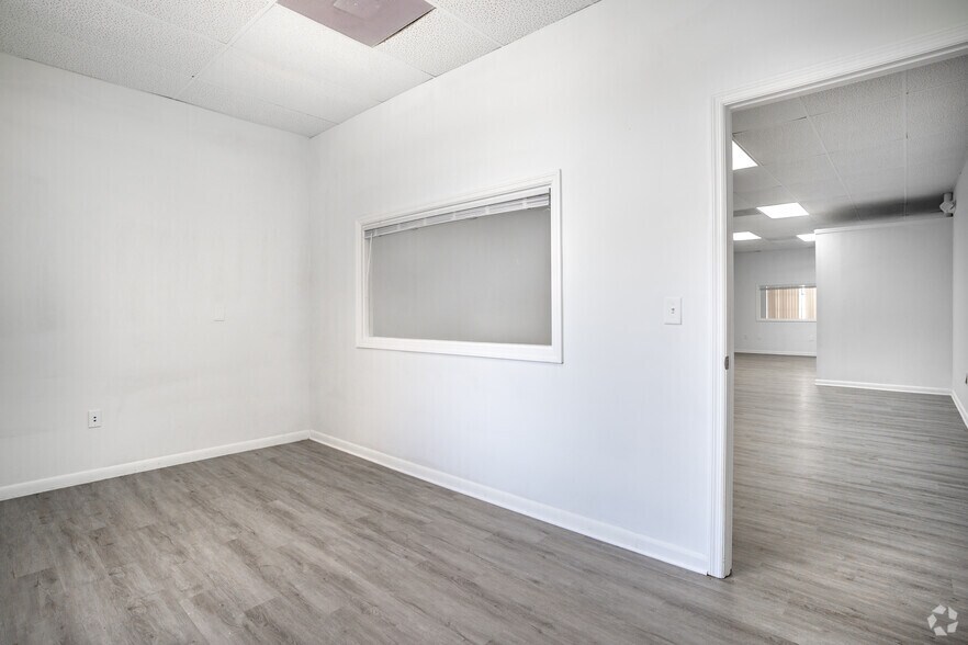 11350 66th St N, Largo, FL à louer - Photo de l’immeuble – Image 2 sur 18