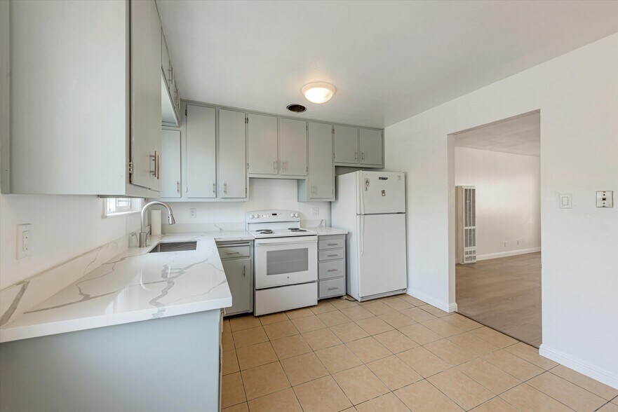 3404 School St, Oakland, CA à vendre - Photo intérieure – Image 2 sur 48