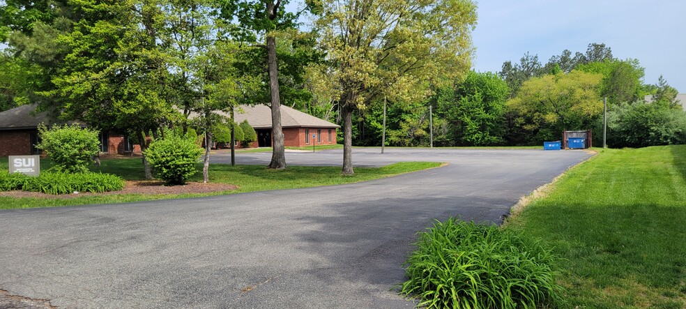10254 Timber Ridge Dr, Ashland, VA à vendre - Photo de l’immeuble – Image 2 sur 18