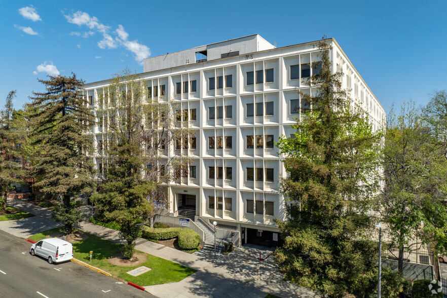 520 S La Fayette Park Pl, Los Angeles, CA à vendre - Photo principale – Image 1 sur 17