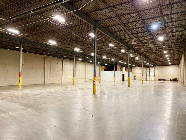 2200 S Tibbs Ave, Indianapolis, IN à louer - Photo intérieure – Image 3 sur 5
