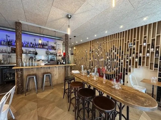 Local commercial dans Paris à vendre Photo intérieure– Image 1 sur 9