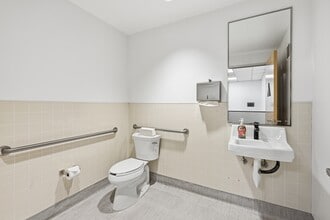 11555 Sorrento Valley Rd, San Diego, CA à louer Photo intérieure– Image 1 sur 9