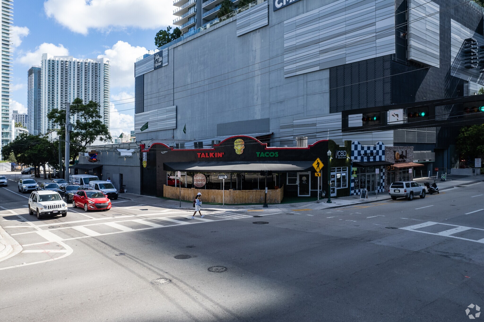 97 SW 8th St, Miami, FL à louer Photo principale– Image 1 sur 2