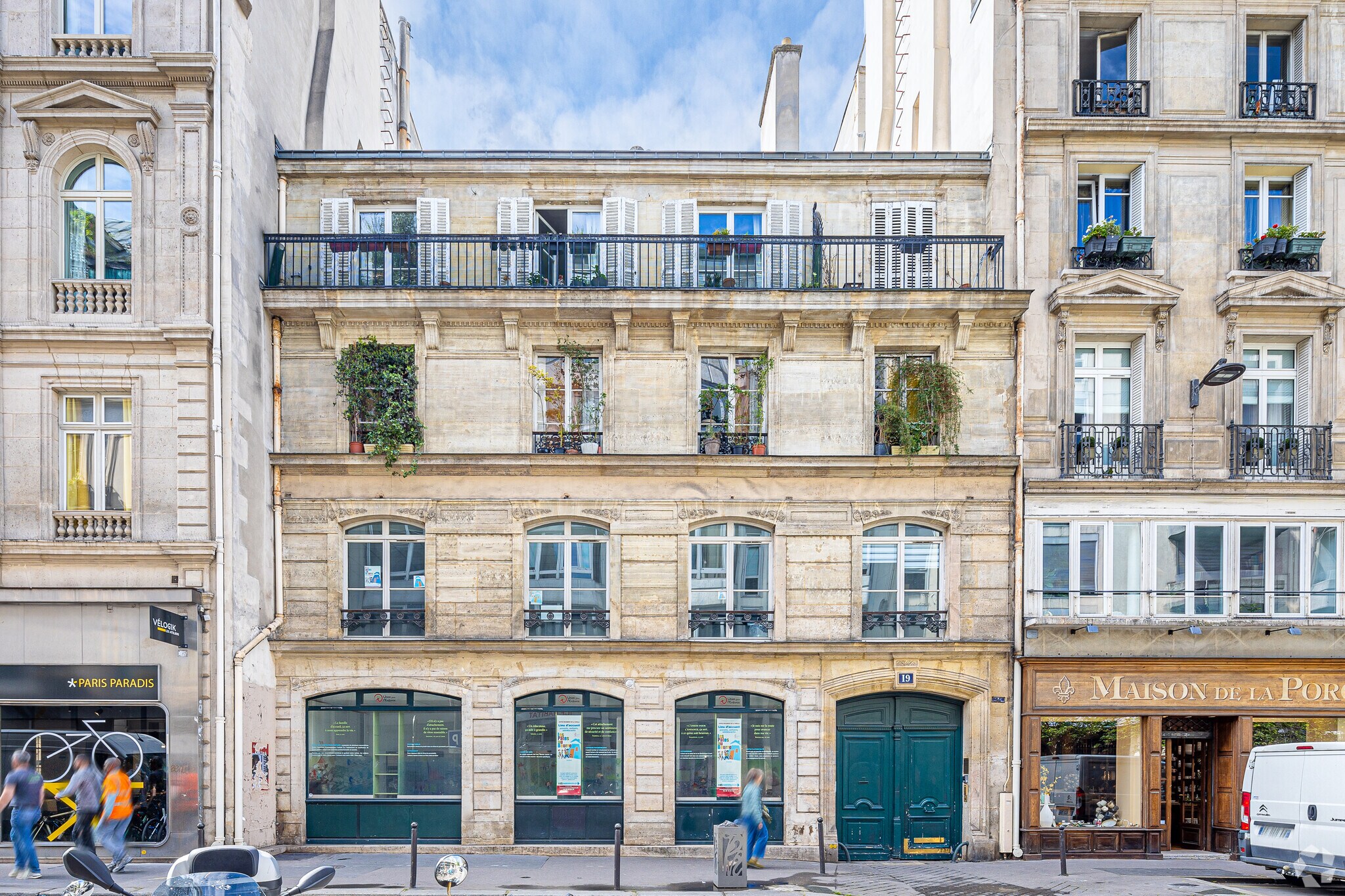 Rue De Paradis, Paris à louer Photo principale– Image 1 sur 3