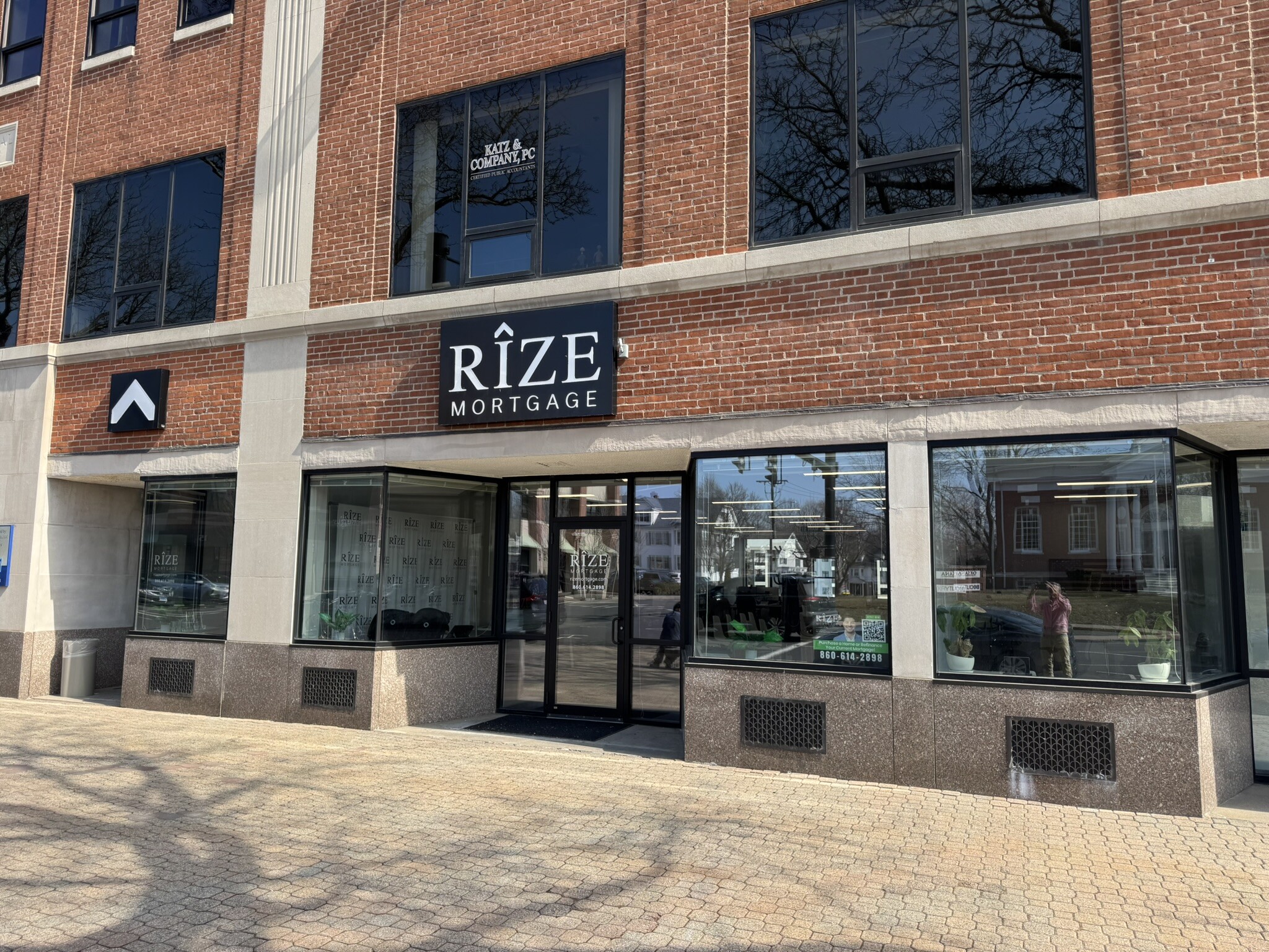 8-12 N Main St, West Hartford, CT à louer Photo de l’immeuble– Image 1 sur 2