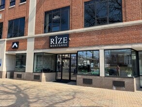 8-12 N Main St, West Hartford, CT à louer Photo de l’immeuble– Image 1 sur 2