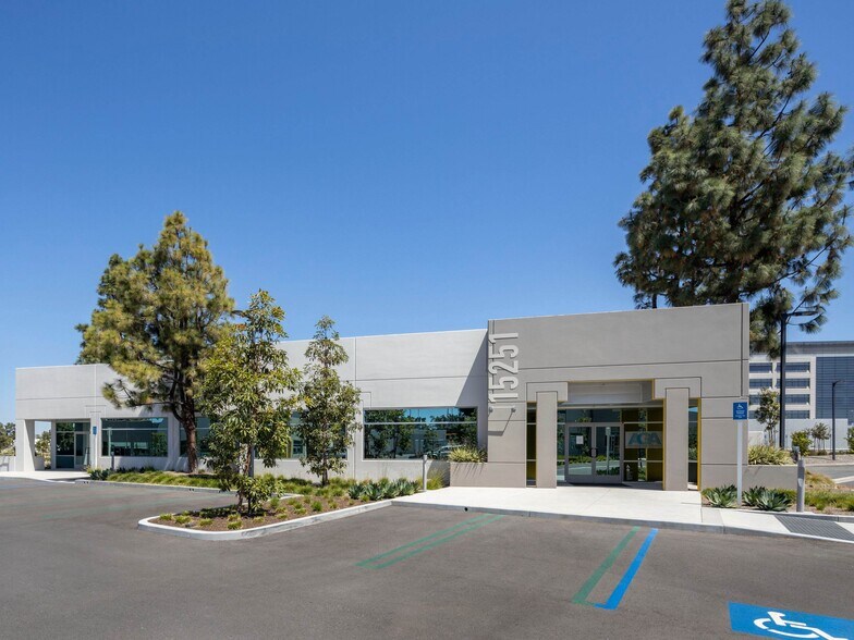 15295 Alton Pky, Irvine, CA à louer - Photo de l’immeuble – Image 2 sur 19