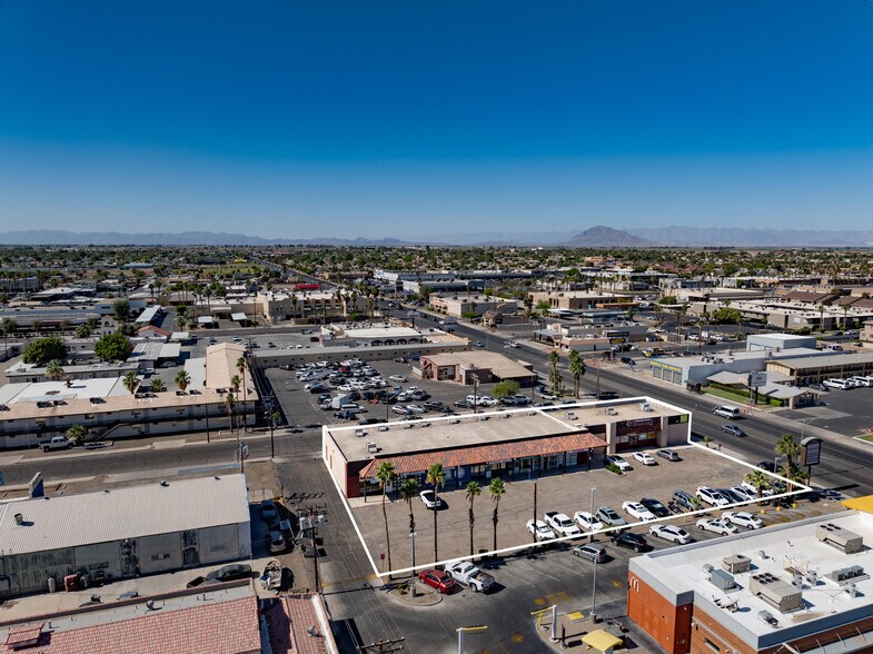 301 N Imperial Ave, El Centro, CA à vendre - Photo de l’immeuble – Image 1 sur 9