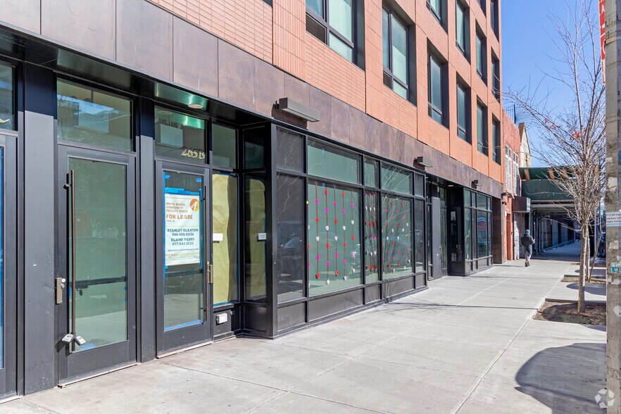 263-267 W 126th St, New York, NY à louer - Photo de l’immeuble – Image 2 sur 5