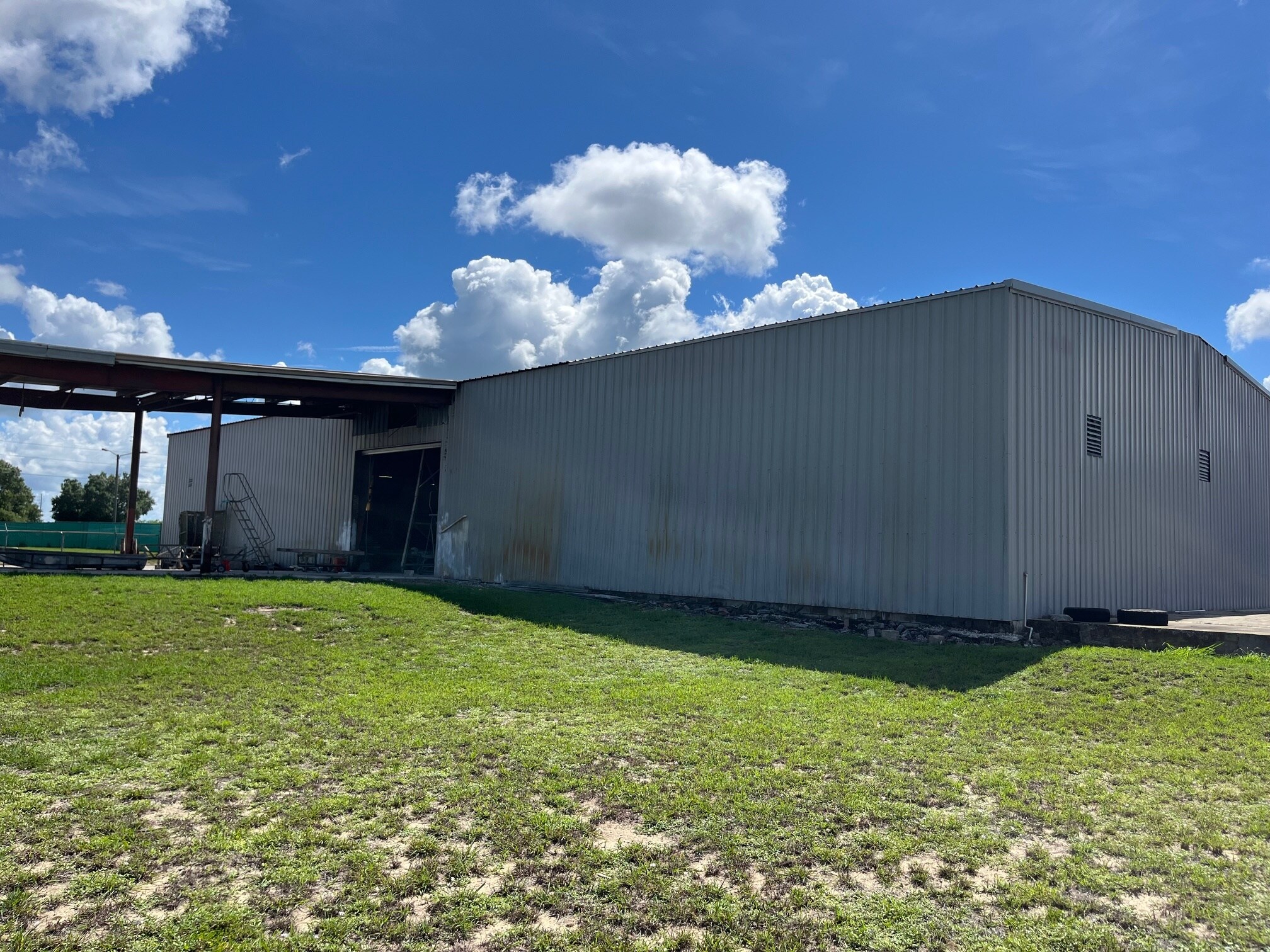 523 Pear St, Sebring, FL à vendre Photo de l’immeuble– Image 1 sur 16