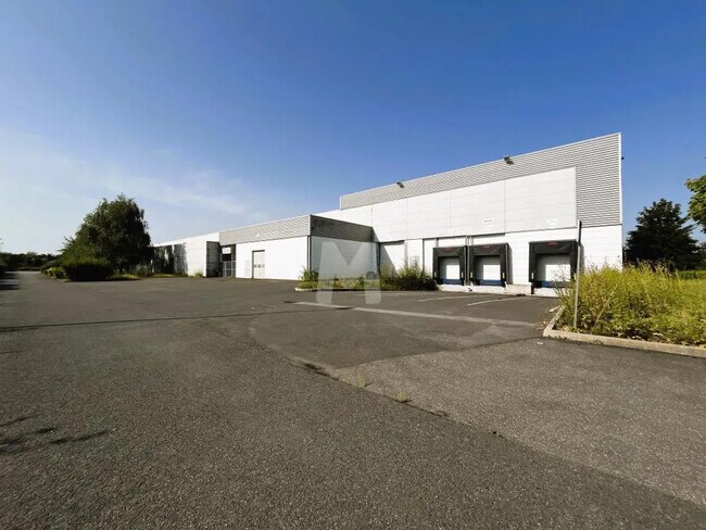 Plus de détails pour Bureau, Industriel/Logistique à louer