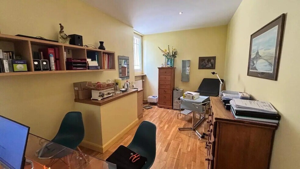 7 Rue Amedee Guenee, Dourdan à louer - Photo de l’immeuble – Image 2 sur 8