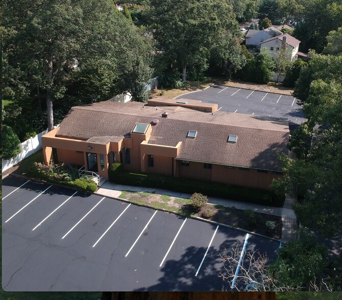 335 Terry Rd, Smithtown, NY à louer - Photo de l’immeuble – Image 3 sur 10
