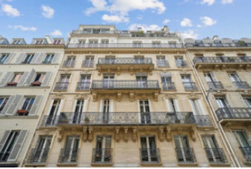 7 Rue D'Artois, Paris à louer - Photo de l’immeuble – Image 1 sur 8