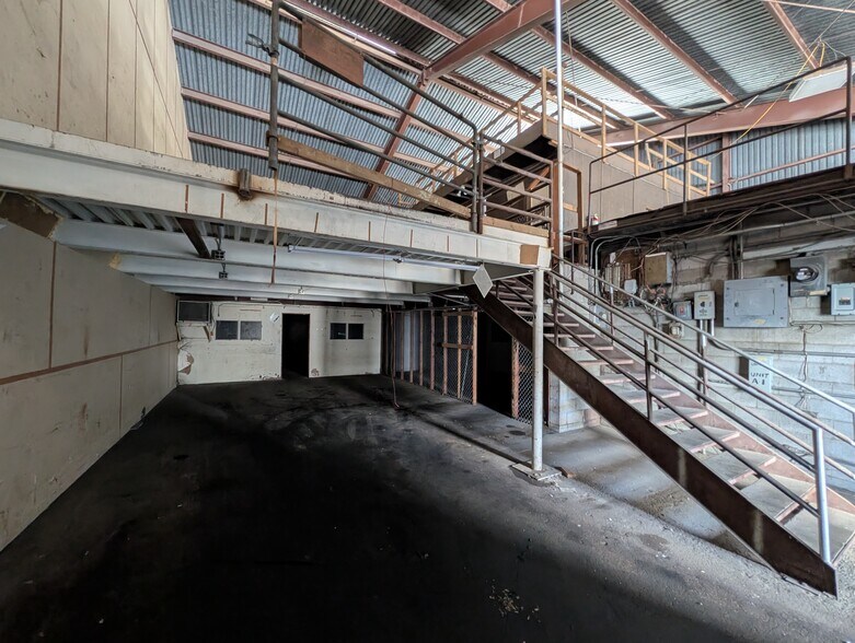 192-212 Mohonua Pl, Honolulu, HI à louer - Photo de l’immeuble – Image 3 sur 16