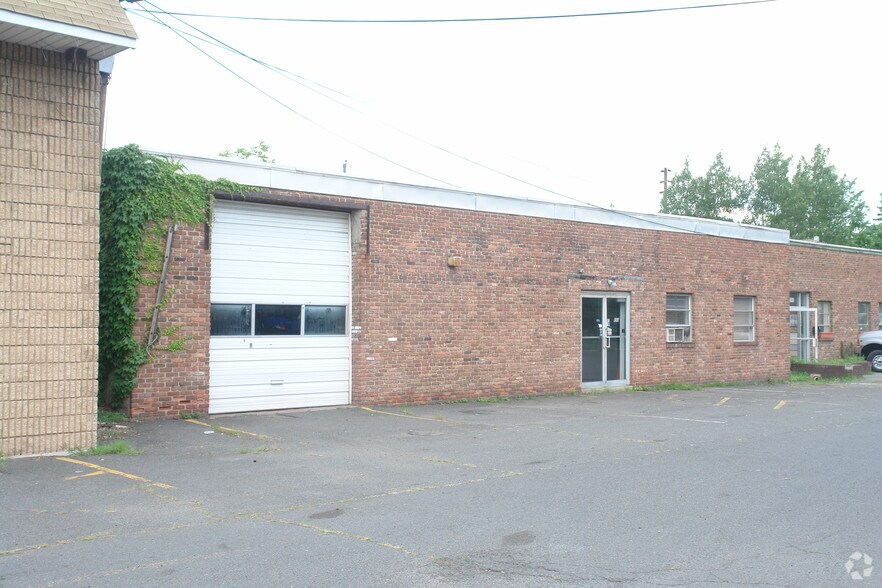 650 W 1st Ave, Roselle, NJ à vendre - Photo de l’immeuble – Image 2 sur 2