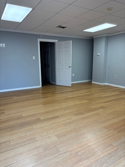 13-15 Henry Ave, Feasterville Trevose, PA à louer - Photo intérieure – Image 3 sur 7