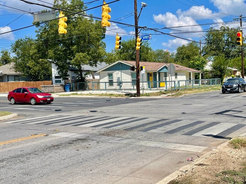 629 S Gevers St, San Antonio, TX à vendre - Photo de l’immeuble – Image 3 sur 17