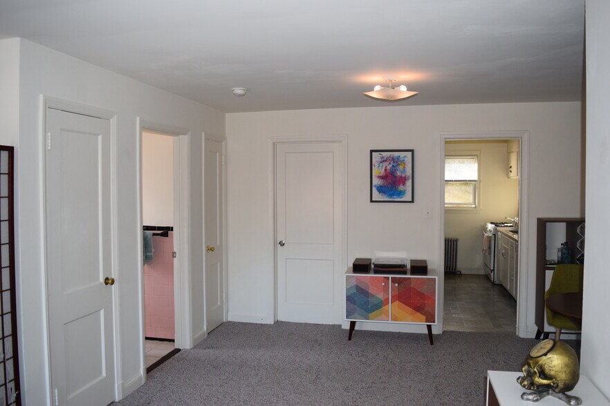 8514 Glenview Ave, Silver Spring, MD à vendre - Photo intérieure – Image 3 sur 6