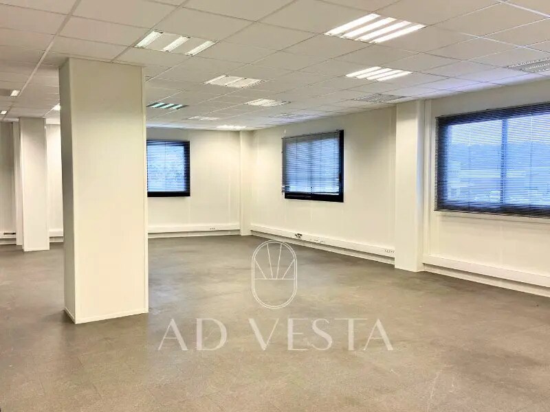 Bureau dans Martillac à louer Photo de l’immeuble– Image 1 sur 5