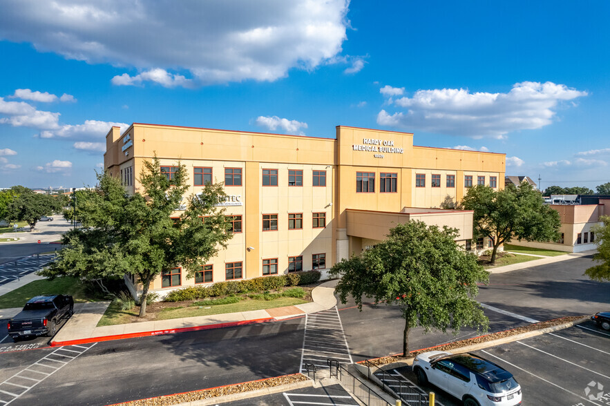 18626 Hardy Oak Blvd, San Antonio, TX à louer - Photo de l’immeuble – Image 3 sur 14