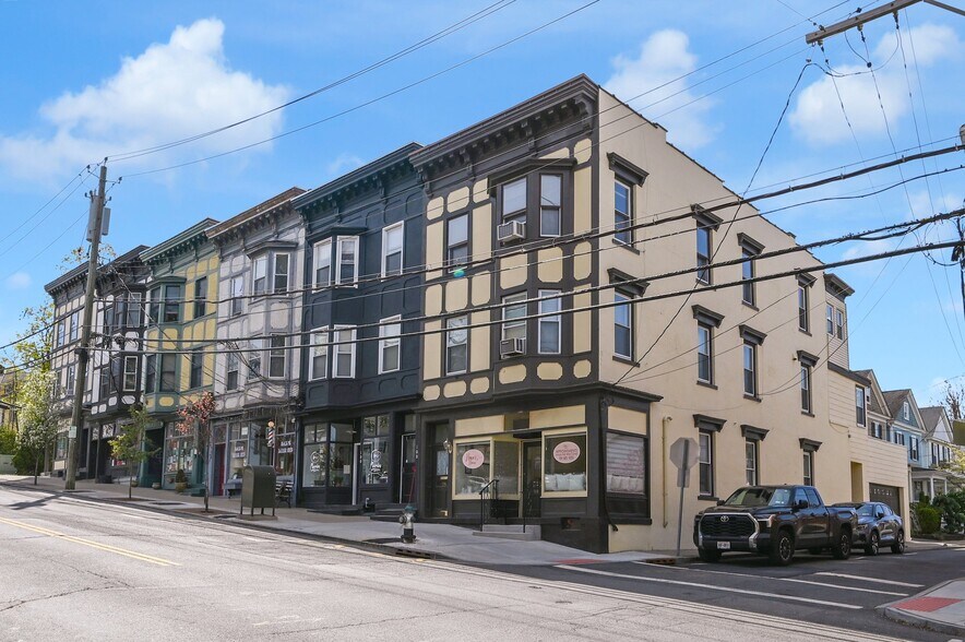 98 Main St, Irvington, NY à vendre - Photo de l’immeuble – Image 1 sur 41