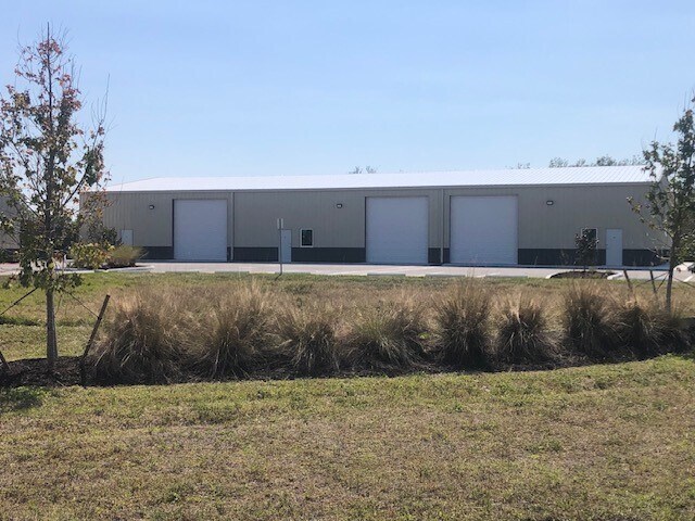 134 Anchor Rd, Rotonda West, FL à louer - Photo de l’immeuble – Image 2 sur 3