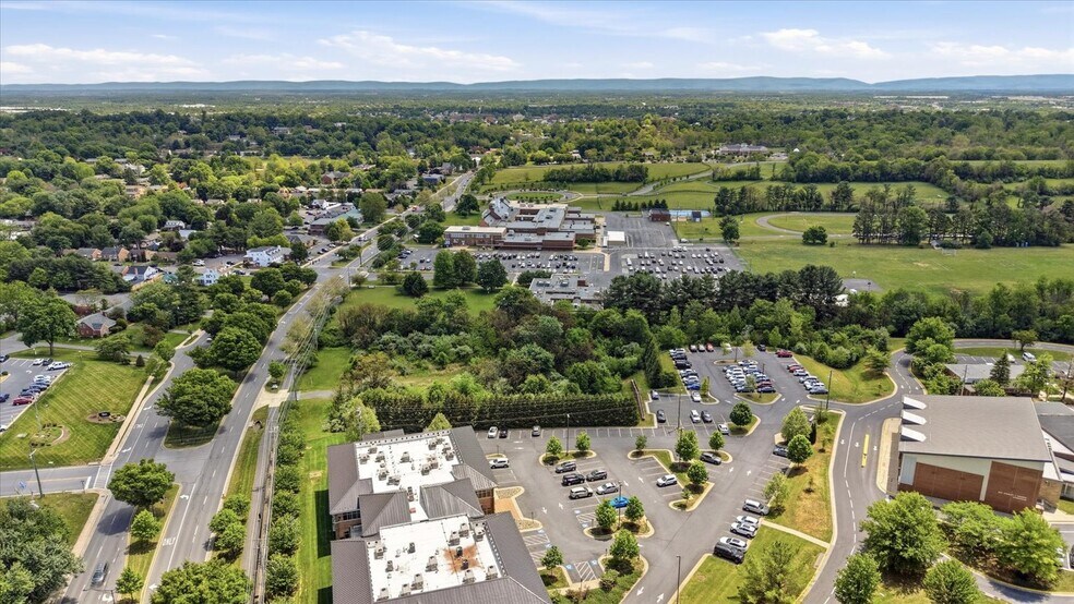 1625 Amherst st, Winchester, VA à vendre - Photo principale – Image 1 sur 12
