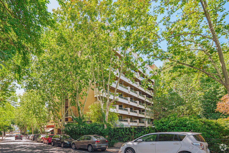 Services hôteliers dans Madrid, Madrid à vendre - Photo de l’immeuble – Image 3 sur 8