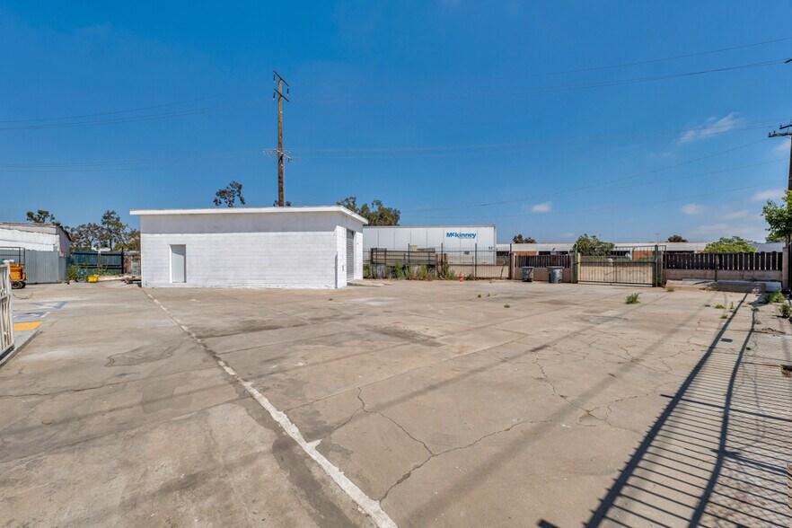 1626-1640 Pine St, Oxnard, CA à louer - Photo de l’immeuble – Image 2 sur 5